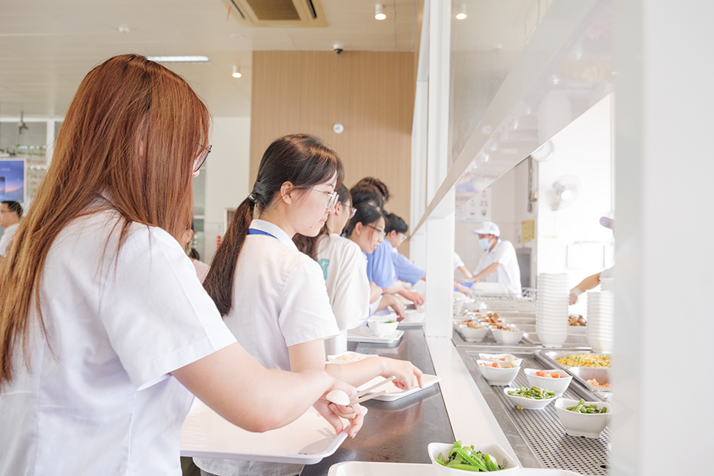 商务配餐精致的餐饮体验,高效的商务社交.png